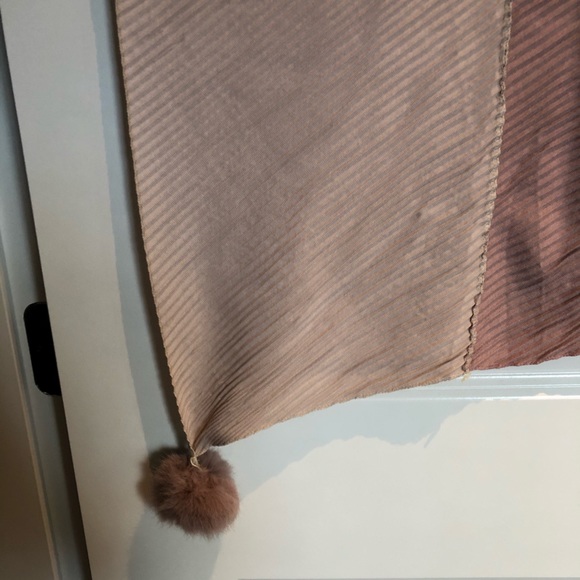 Women’s scarf - Picture 2 of 5